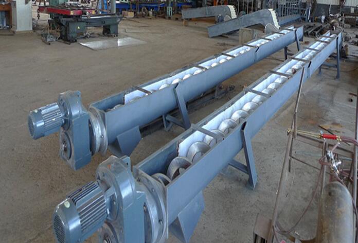 What should be paid attention to when selecting shaftless screw conveyor